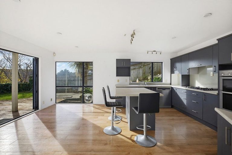 Photo of property in 28 Sailmaker Close, Whitby, Porirua, 5024