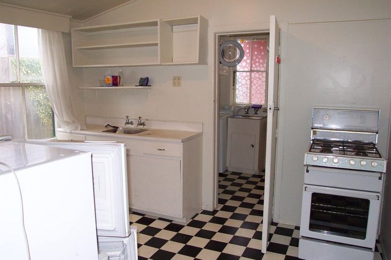 Photo of property in 28 Roxburgh Street, Mount Victoria, Wellington, 6011