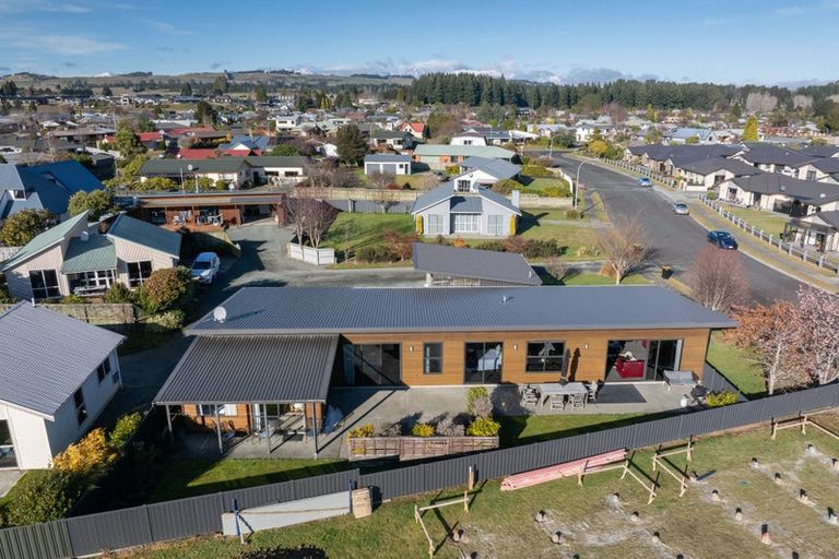 Photo of property in 21 Pop Andrew Drive, Te Anau, 9600