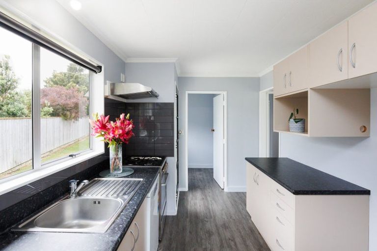 Photo of property in 33 Rhodes Drive, Kelvin Grove, Palmerston North, 4414