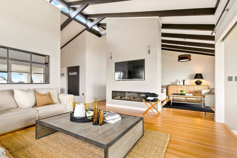 Photo of property in 66a Cliff Road, Torbay, Auckland, 0630