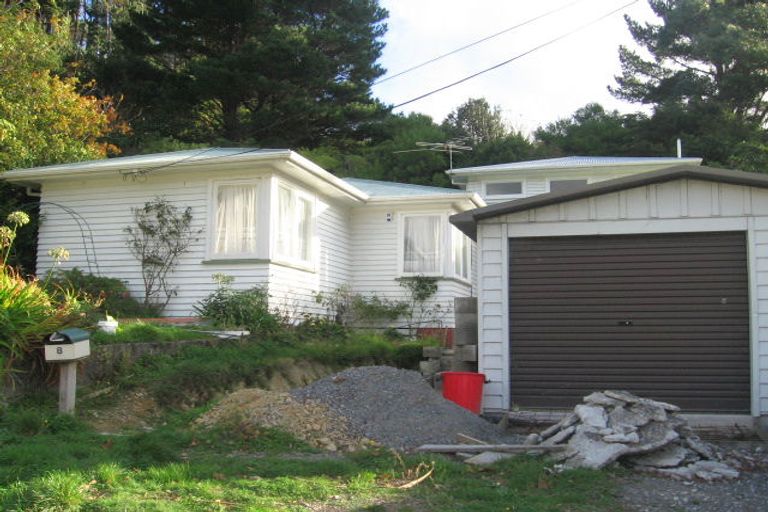 Photo of property in 8 Sunny Grove, Wainuiomata, Lower Hutt, 5014