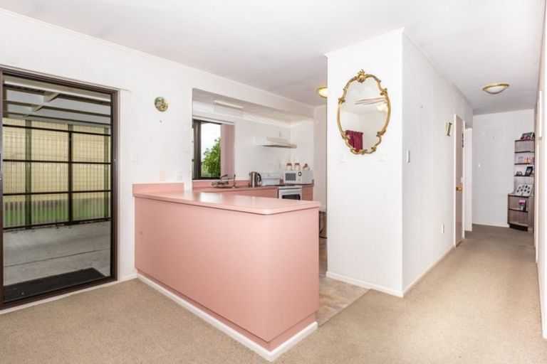 Photo of property in Orange Grove Flats, 25/549 Childers Road, Te Hapara, Gisborne, 4010