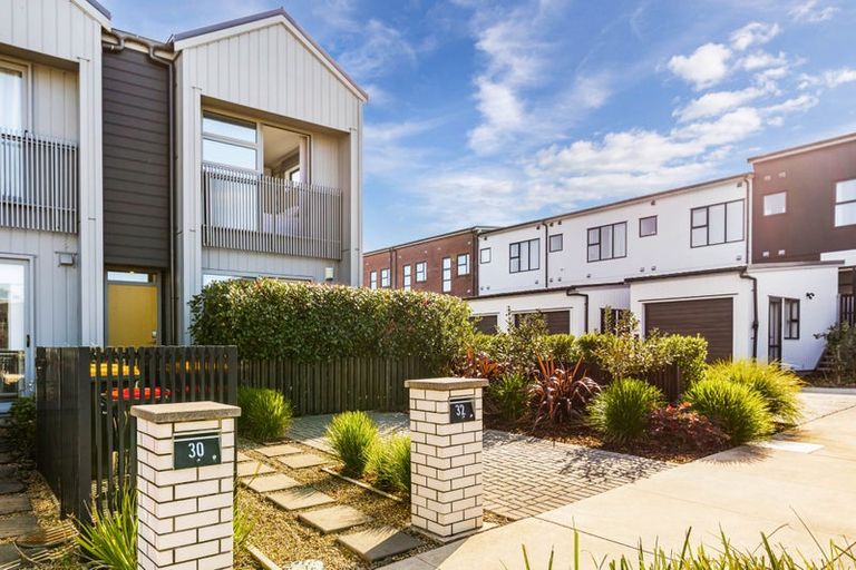 Photo of property in 32 Kauri Amber Road, Westgate, Auckland, 0614