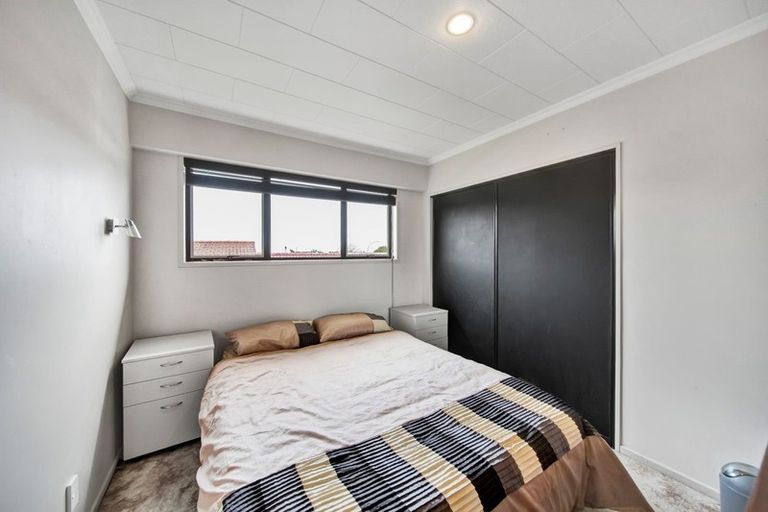 Photo of property in 25 Truby King Street, Merrilands, New Plymouth, 4312