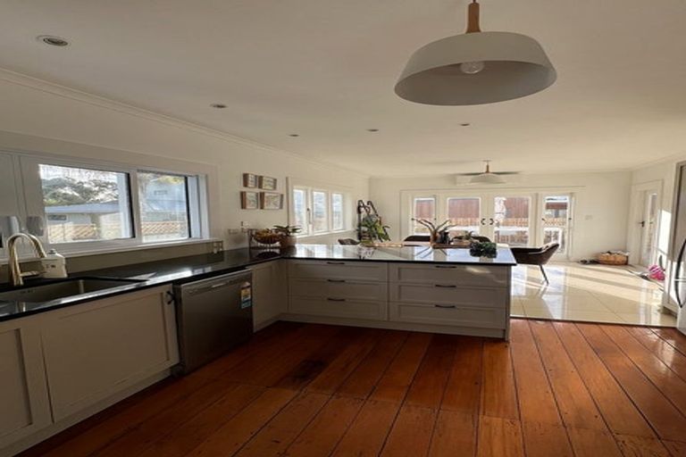 Photo of property in 109 Clemow Road, Fitzroy, New Plymouth, 4312