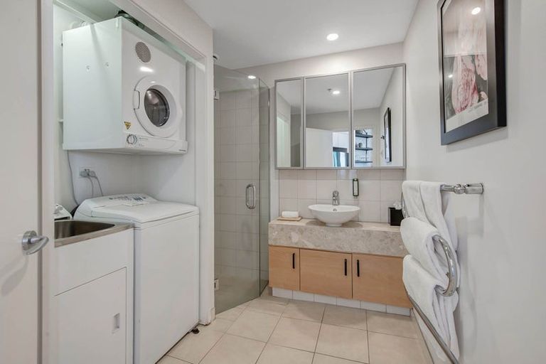 Photo of property in 1011/11 Tamariki Avenue, Kelston, Auckland, 0602