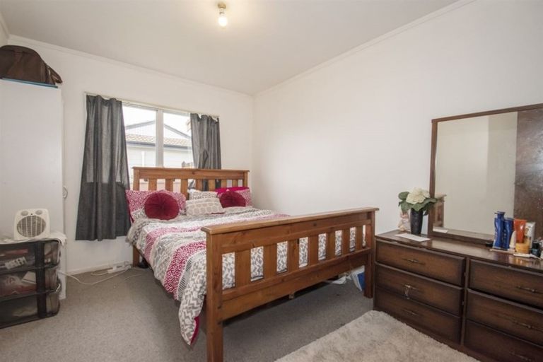 Photo of property in 280 Shakespeare Street, Leamington, Cambridge, 3432
