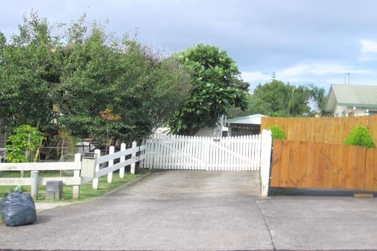 Photo of property in 52 Rosier Road, Glen Eden, Auckland, 0602