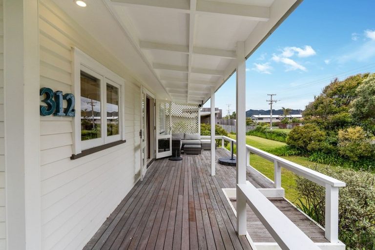 Photo of property in 312 Ocean Road, Whangamata, 3620