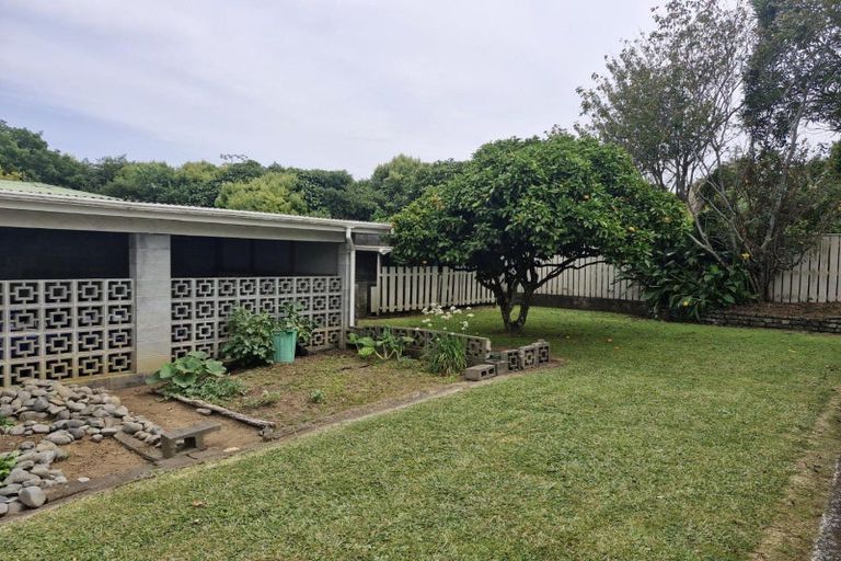 Photo of property in 5 Hillside Crescent, Westown, New Plymouth, 4310
