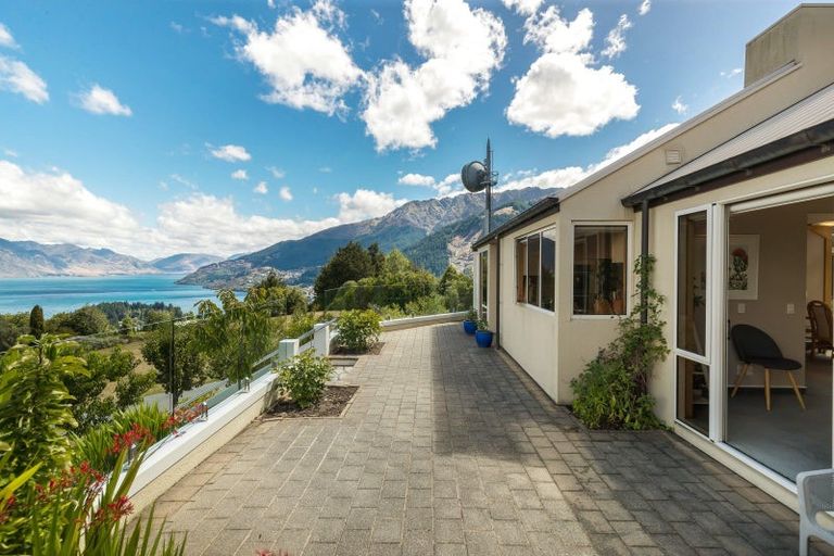 Photo of property in 5 Windsor Place, Queenstown, 9300