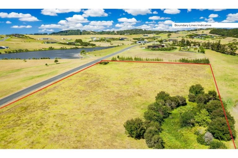 Photo of property in 14 Daniel Parade, Mangawhai, Wellsford, 0975