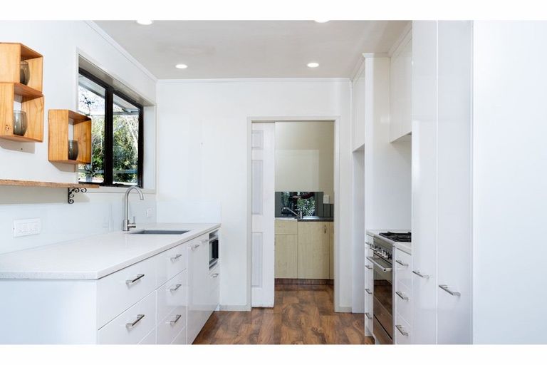 Photo of property in 4 Kellett Road, Ranui, Auckland, 0612