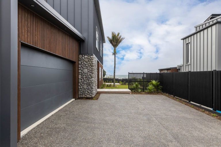Photo of property in 16b Hine Street, New Plymouth, 4310