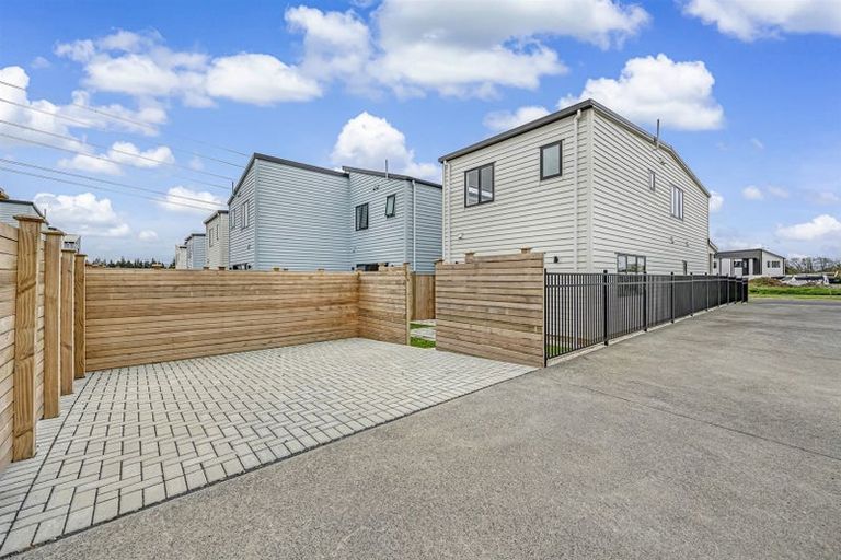 Photo of property in 1 Faithful Drive, Karaka, Papakura, 2113