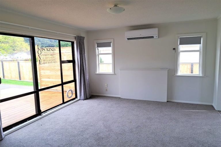 Photo of property in 152 Wainuiomata Road, Wainuiomata, Lower Hutt, 5014