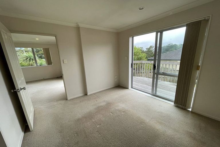 Photo of property in 25 Condor Place, Unsworth Heights, Auckland, 0632