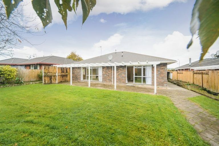 Photo of property in 4 Royal Oak Drive, Kelvin Grove, Palmerston North, 4414