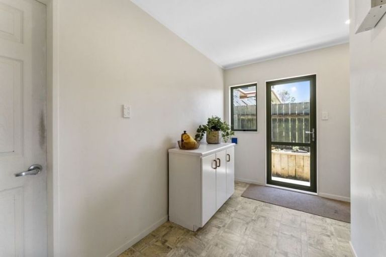 Photo of property in 5 Padstow Place, Camborne, Porirua, 5026