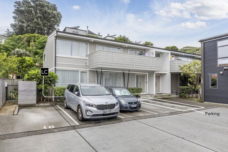 Photo of property in 8/74 Derwent Street, Island Bay, Wellington, 6023