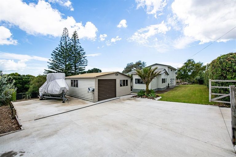 Photo of property in 65 Sandstone Road, Whitford, Manurewa, 2576