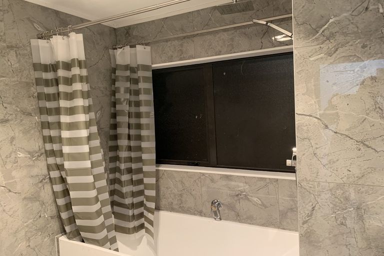 Photo of property in 45 Makora Road, Massey, Auckland, 0614