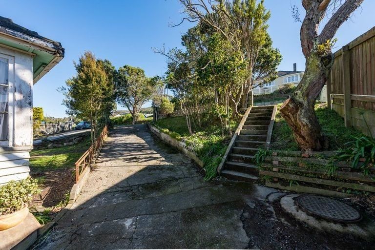 Photo of property in 95 Moorefield Road, Johnsonville, Wellington, 6037