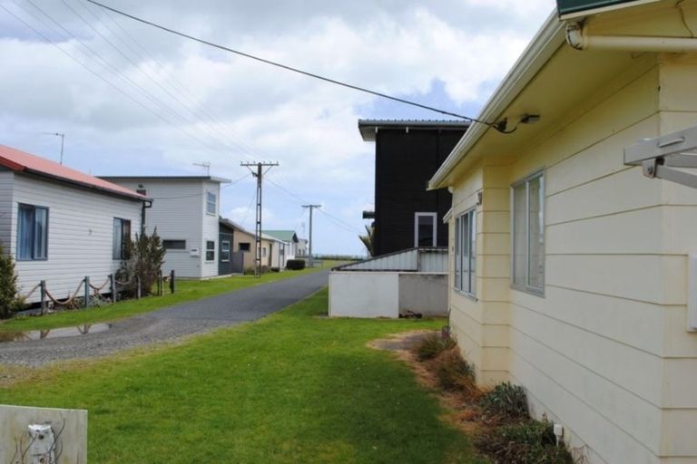 Photo of property in 30 Third Avenue, Urenui, 4377