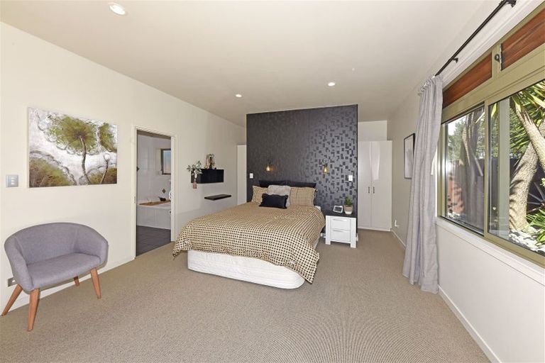 Photo of property in 21 Amoka Crescent, Parklands, Christchurch, 8083