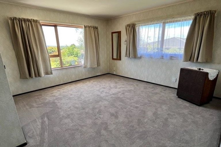 Photo of property in 9 Tromie Place, Highland Park, Auckland, 2010