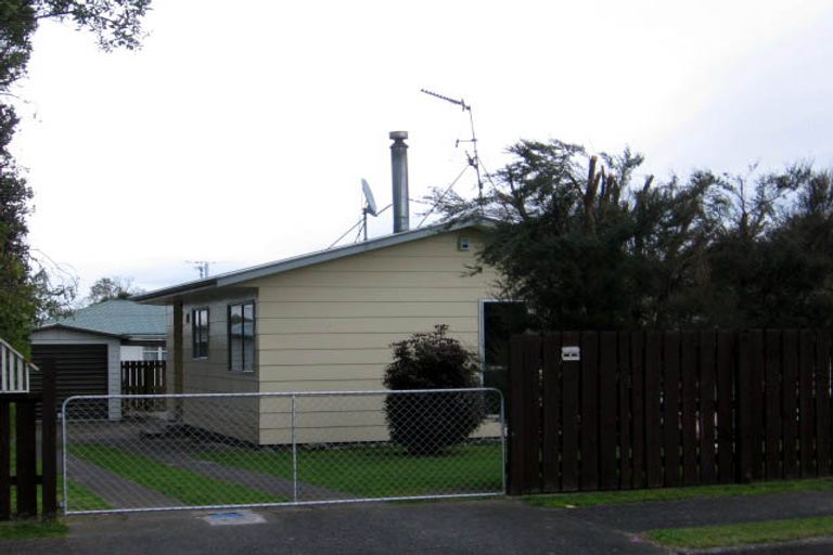 Photo of property in 3 Skipage Grove, Featherston, 5710