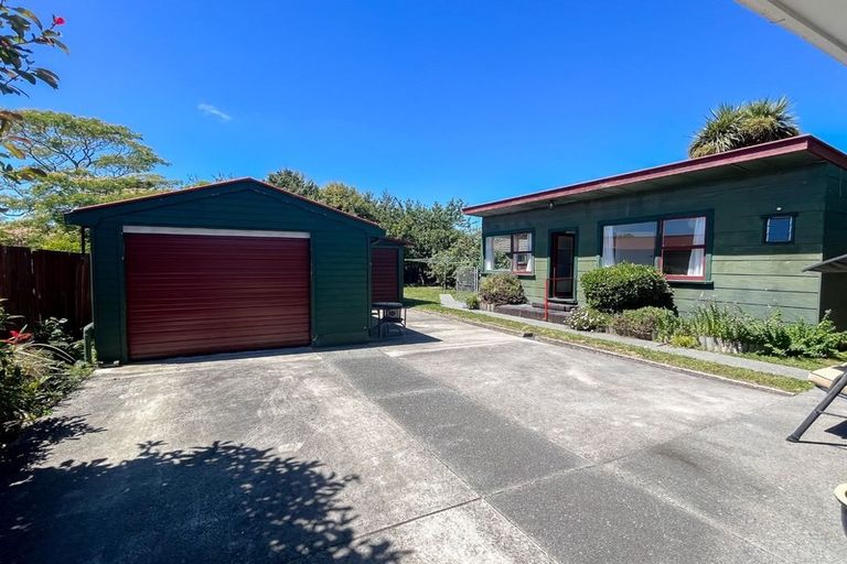 Photo of property in 2 Shaftesbury Street, Avonhead, Christchurch, 8042