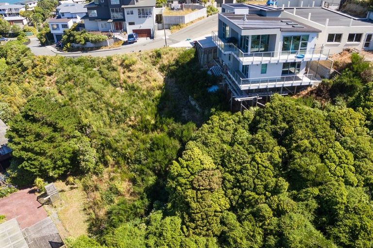 Photo of property in 6 Imran Terrace, Khandallah, Wellington, 6035