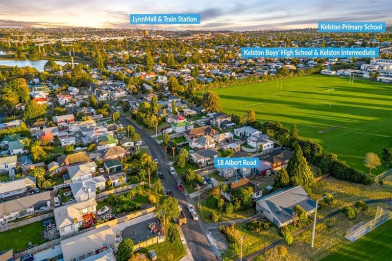 Photo of property in 18 Albert Road, Kelston, Auckland, 0602