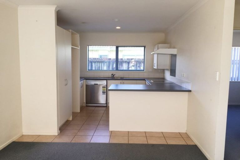 Photo of property in 4 Ettrick Lane, Papakura, 2110