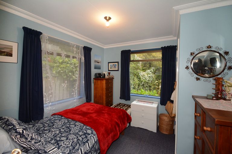 Photo of property in 84 Hocken Street, Kenmure, Dunedin, 9011