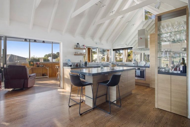 Photo of property in 13 Moana Drive, Tanners Point, Katikati, 3177