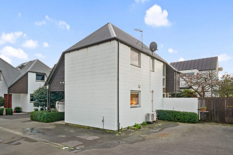 Photo of property in 8/30 Clissold Street, Merivale, Christchurch, 8014