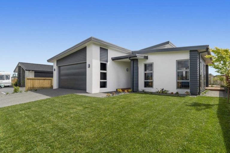 Photo of property in 9 Hanlow Place, Pyes Pa, Tauranga, 3112