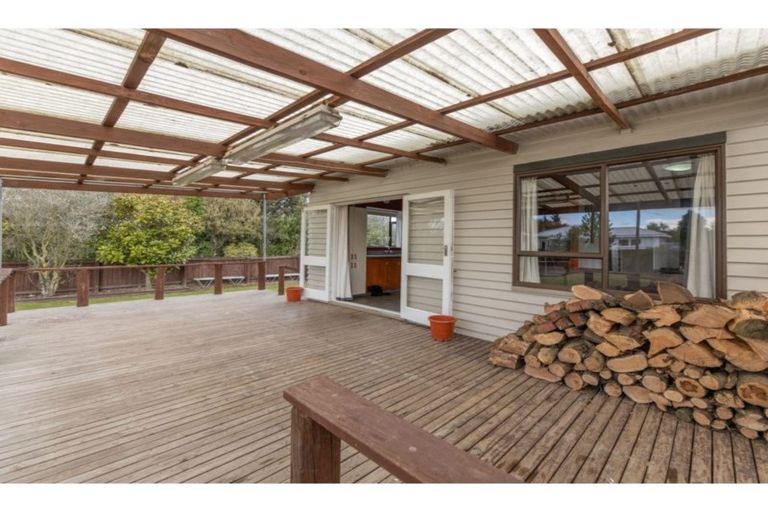 Photo of property in 23 Cross Street, Coalgate, 7673