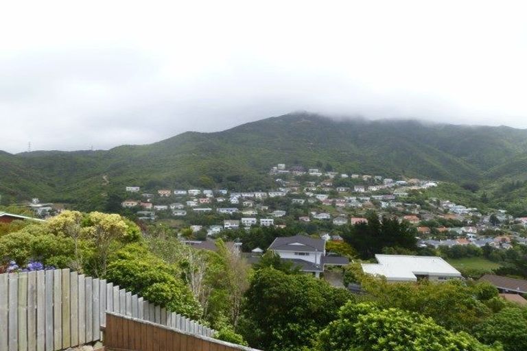 Photo of property in 34 Parklands Drive, Karori, Wellington, 6012