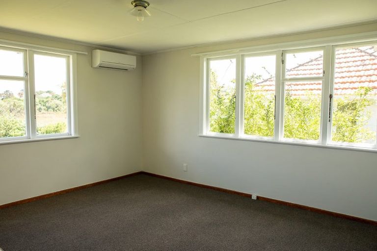 Photo of property in 37 Hillary Crescent, Belmont, Auckland, 0622