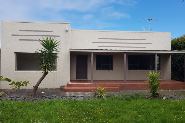 Photo of property in 37 Pakuranga Road, Pakuranga, Auckland, 2010