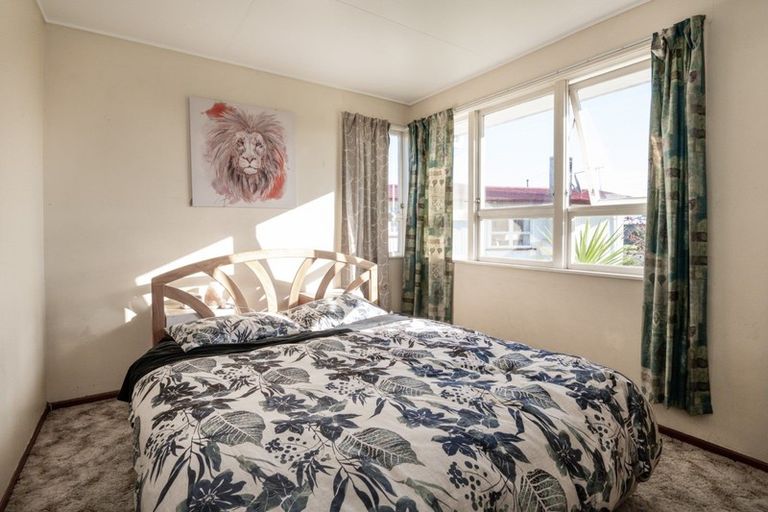 Photo of property in 12 Liverpool Crescent, Flaxmere, Hastings, 4120