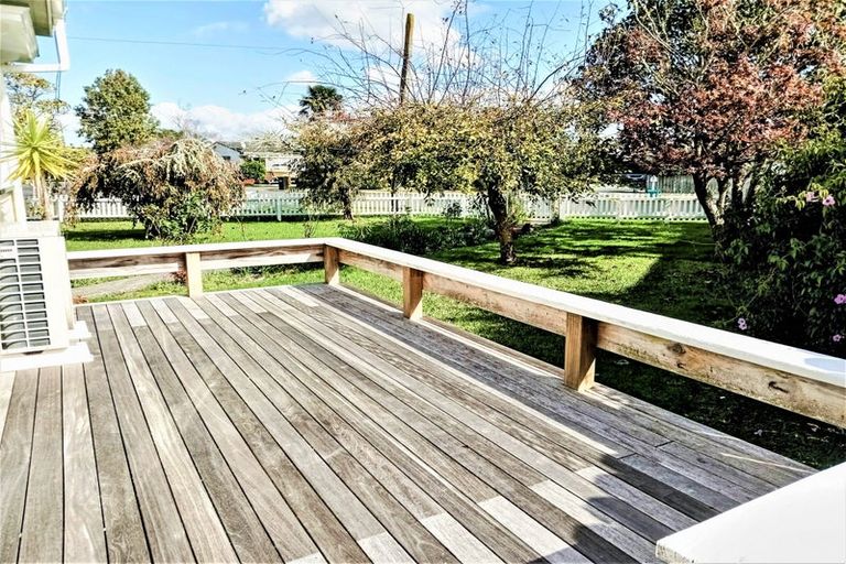 Photo of property in 11 Darlington Street, Ngatea, 3503