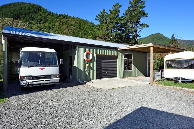 Photo of property in 158 Wakamarina Road, Canvastown, Havelock, 7178