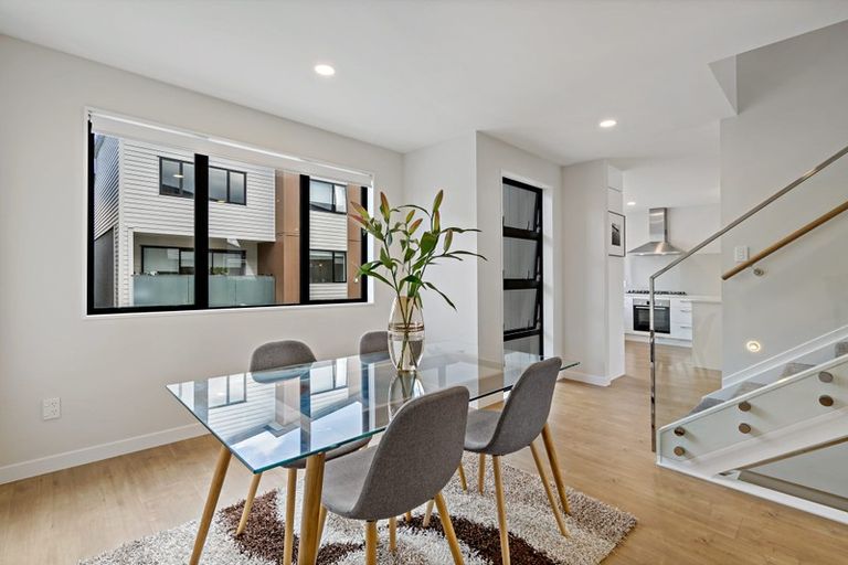 Photo of property in 21c Roseberry Avenue, Birkenhead, Auckland, 0626