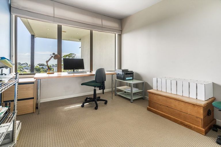 Photo of property in 18a Eastcliffe Road, Castor Bay, Auckland, 0620