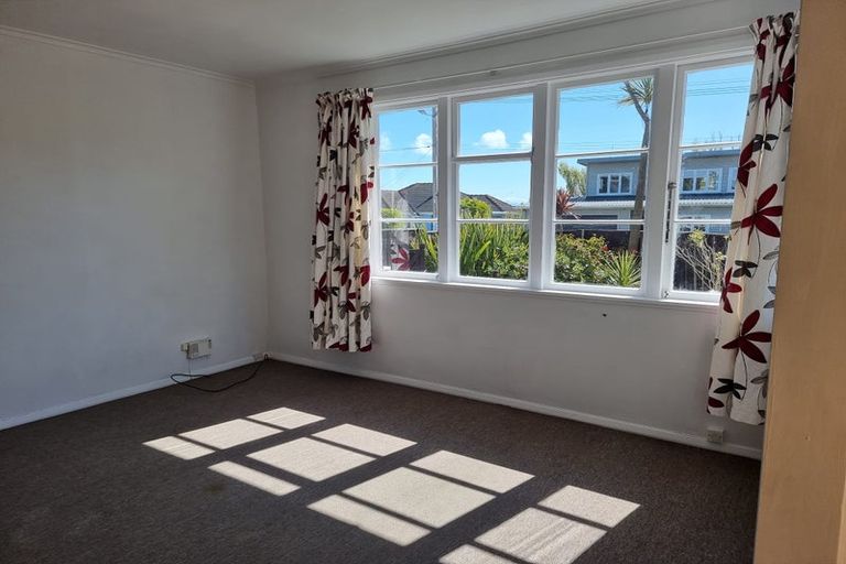 Photo of property in 34 Jillett Street, Titahi Bay, Porirua, 5022